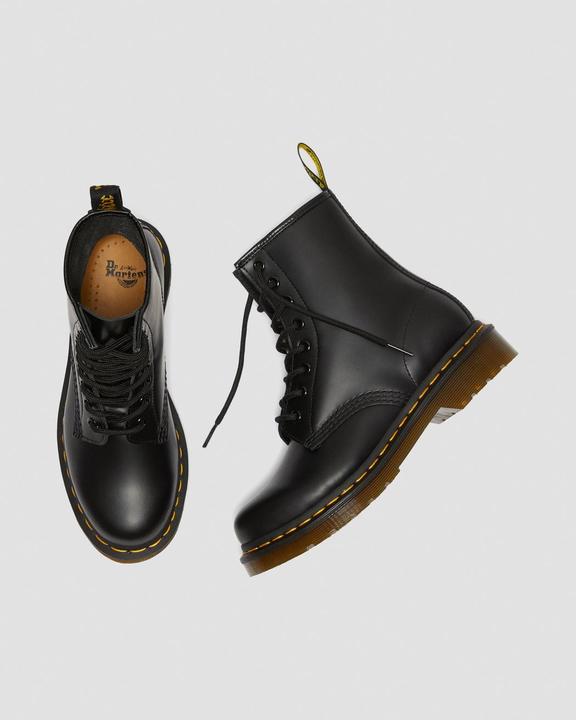 Actual product image Dr. Martens boots (38)