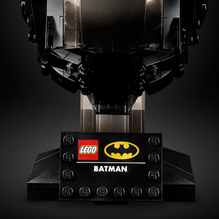 Actual product image LEGO Batman helmet (76182, LEGO DC)