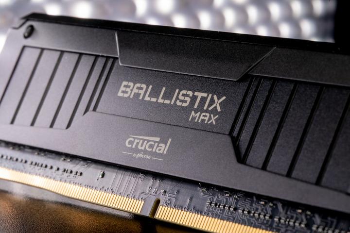 Actual product image Crucial Ballistix MAX RGB (2 x 8GB, 4000 MHz, DDR4-RAM, DIMM)