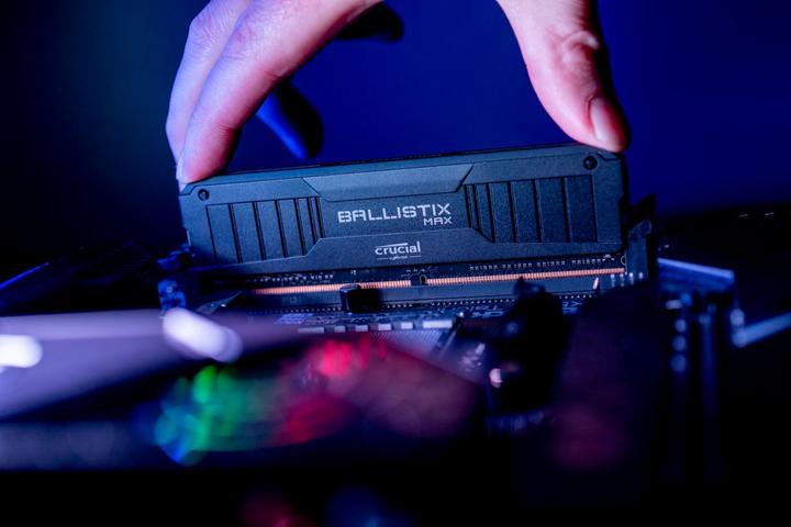 Actual product image Crucial Ballistix MAX RGB (2 x 8GB, 4000 MHz, DDR4-RAM, DIMM)