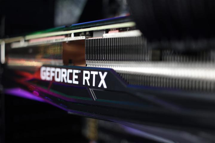 Produktbild Mifcom Spectrum RTX2080Ti Core i9 Ultimate (Intel Core i9-9900K, 32 GB, 1000 GB, GeForce RTX 2080 Ti)