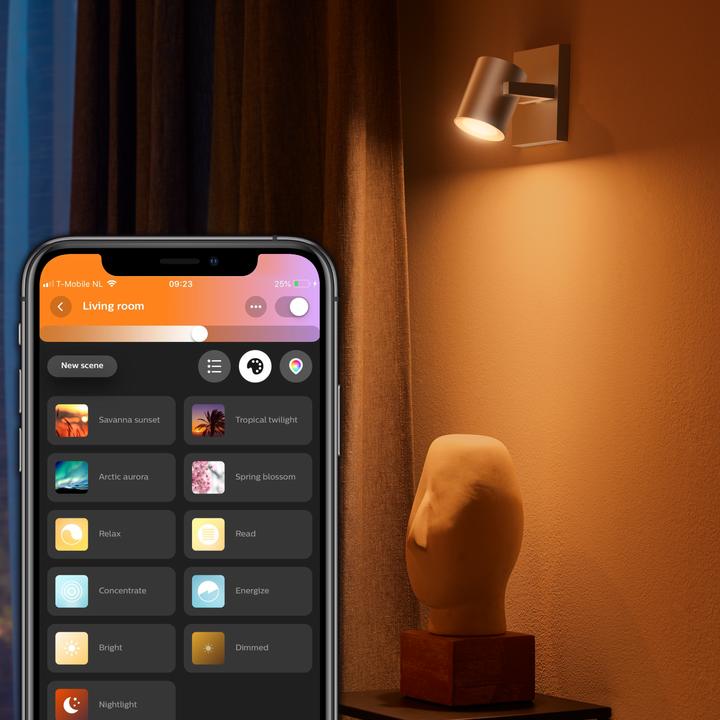 Produktbild Philips Hue Argenta Basis BT (350 lm, GU10)