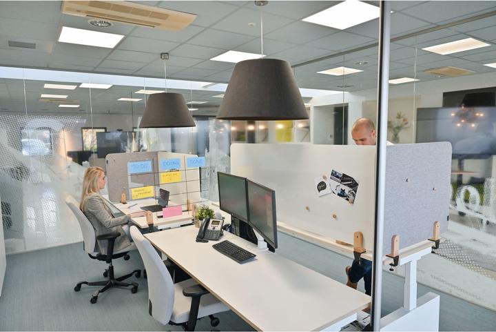 Actual product image Legamaster ELEMENTS table partition acoustic brackets