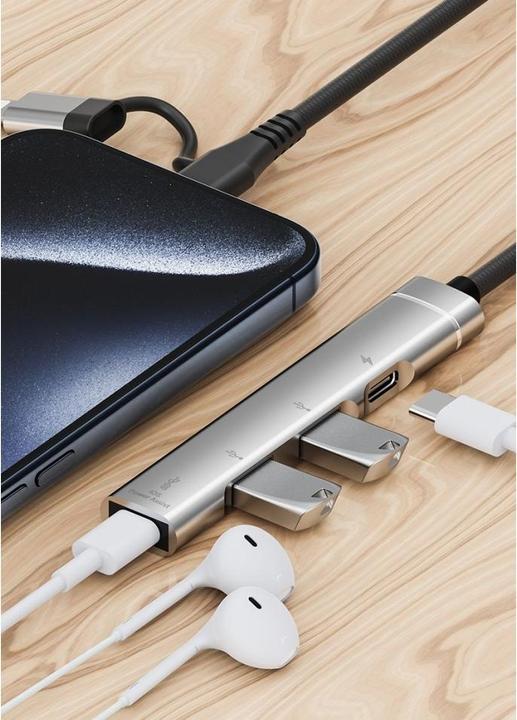 Actual product image PowerGuard 6-in-1 OTG adapter (Lightning, USB Type C)