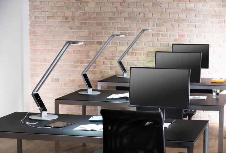Produktbild Luctra Table Pro 2 Linear Base LED Schreibtischlampe, biologisch wirksames Licht, dimmbar (945 lm)