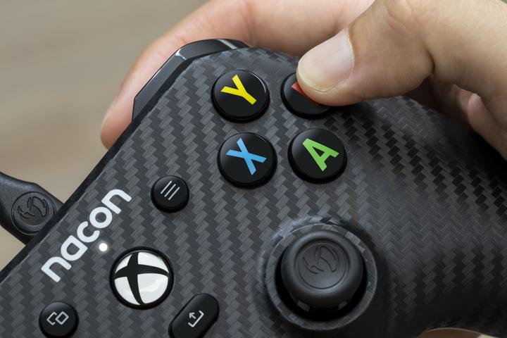 Actual product image Nacon Gaming EVOL-X Pro Controller (PC)