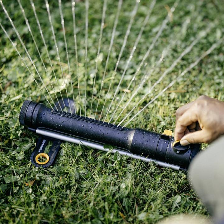 Produktbild Fiskars Zraszacz Wahadłowy Comfort M