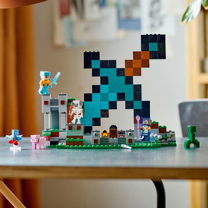 Actual product image LEGO 21244 The Sword Outpost (21244, LEGO Minecraft)