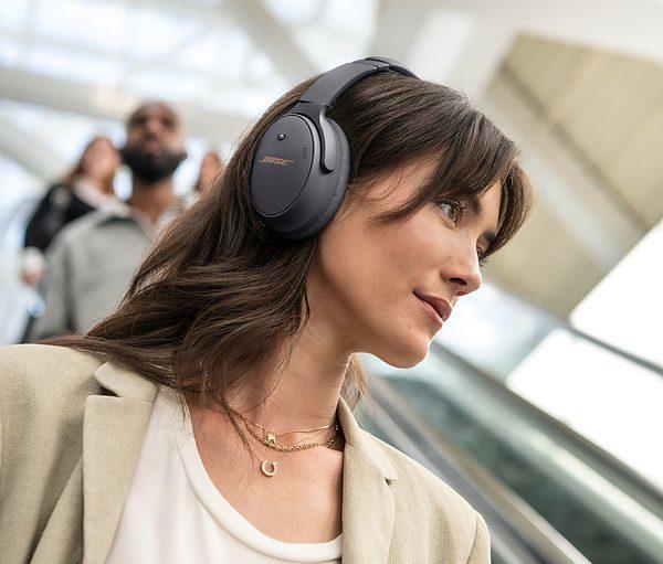 Produktbild Bose QuietComfort 45 Limited Edition (ANC, 24 h, Kabelgebunden, Kabellos)