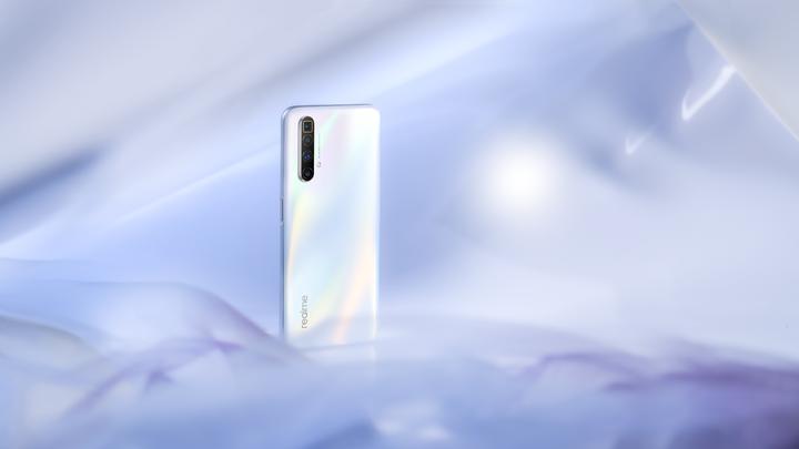 Actual product image realme X3 SuperZoom (256 GB, Arctic White, 6.57", Dual SIM, 64 Mpx, 4G)
