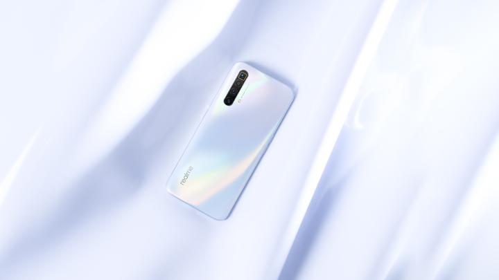 Actual product image realme X3 SuperZoom (256 GB, Arctic White, 6.57", Dual SIM, 64 Mpx, 4G)