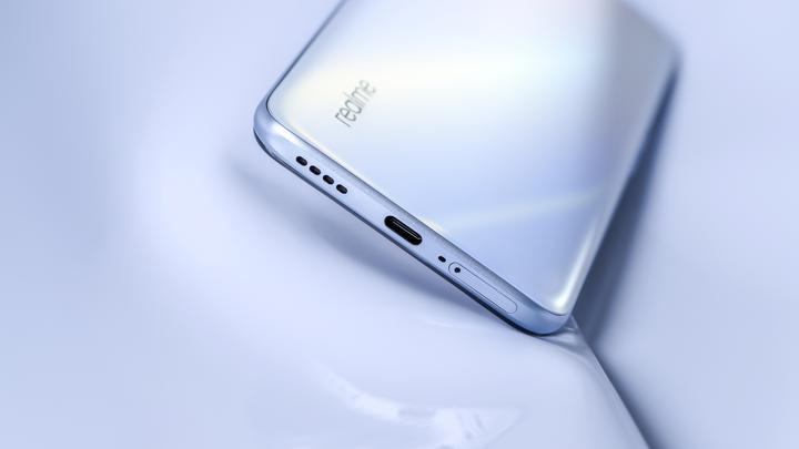 Actual product image realme X3 SuperZoom (256 GB, Arctic White, 6.57", Dual SIM, 64 Mpx, 4G)