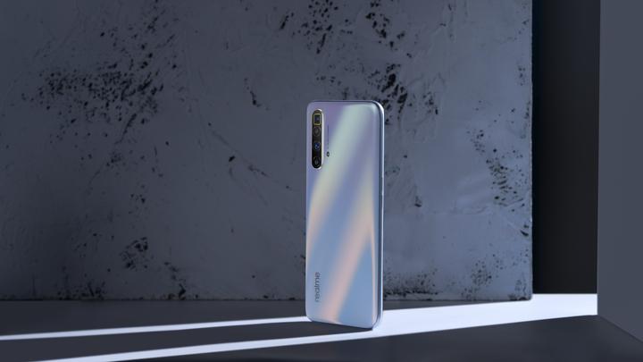 Actual product image realme X3 SuperZoom (256 GB, Arctic White, 6.57", Dual SIM, 64 Mpx, 4G)