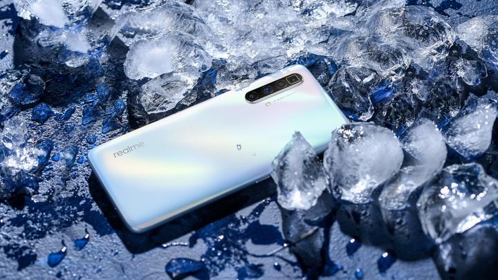 Actual product image realme X3 SuperZoom (256 GB, Arctic White, 6.57", Dual SIM, 64 Mpx, 4G)