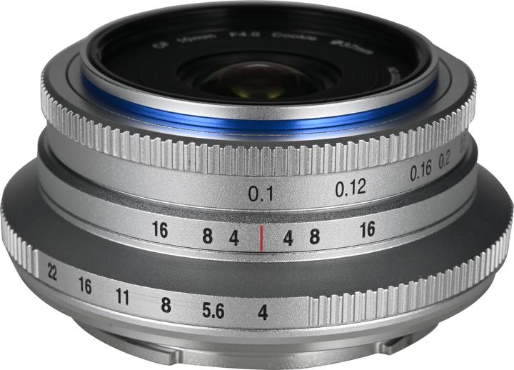 Actual product image Laowa 10mm 1:4 Pancake L-Mount (APS-C) silver (Manual Focus) (Novelty) (L-Mount, APS-C / DX)