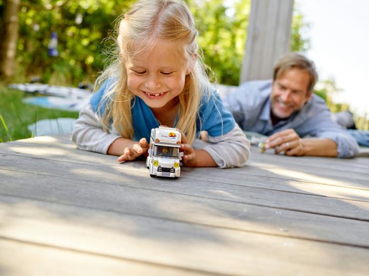 Actual product image LEGO Holiday camper (60283, LEGO City)