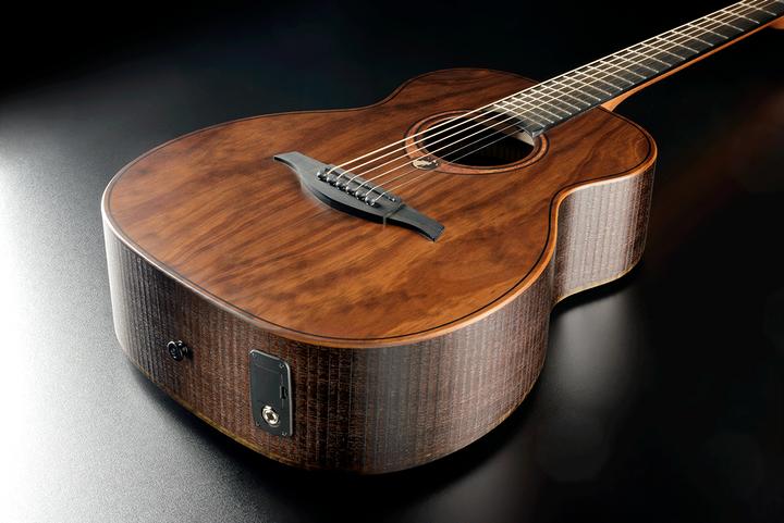 Immagine prodotto Lâg Guitars Sauvage Te (Chitarra classica, Legno nero di Brankowood, Eucalipto affumicato finitura grezza, Khaya, Grafite, Brankowood marrone (pinus radiata), Brankowood pallido)