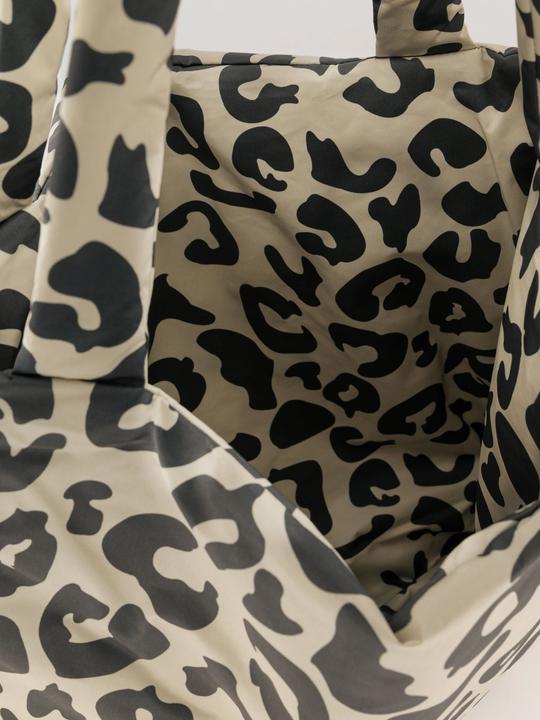 Actual product image Studio Noos Shopper "Holy Cow Puffy Mom Bag" beige small patterned