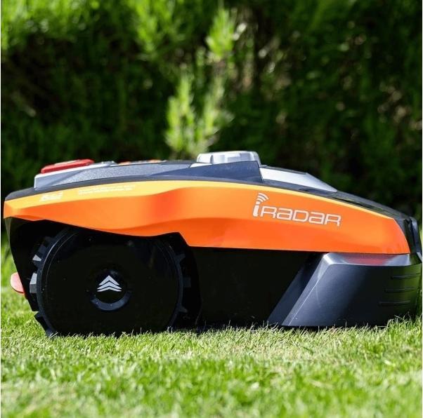 Actual product image Yard Force Compact 400RiS robotic mower (400 m²)