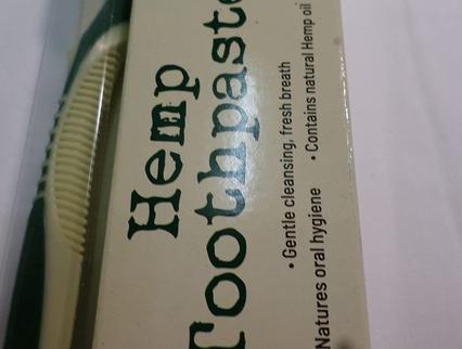 Xpel XOC Toothpaste + Toothbrush - Hemp toothpaste and toothbrush 100ml (L)