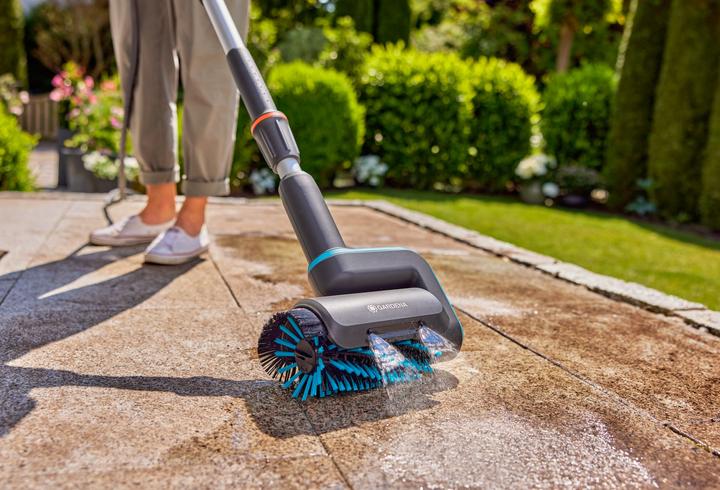 Actual product image Gardena Cordless multi-cleaner Aqua Brush Universal 04/18V P4A solo (Rechargeable battery operated)