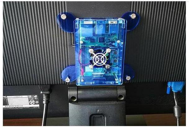 Produktbild Raspberry Pi Gehäuse mit VESA Support blau Pi 4