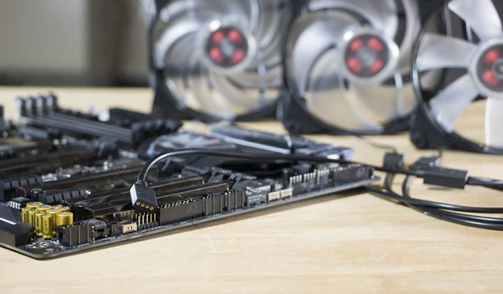 Produktbild Cooler Master RGB Splitter-Kabel