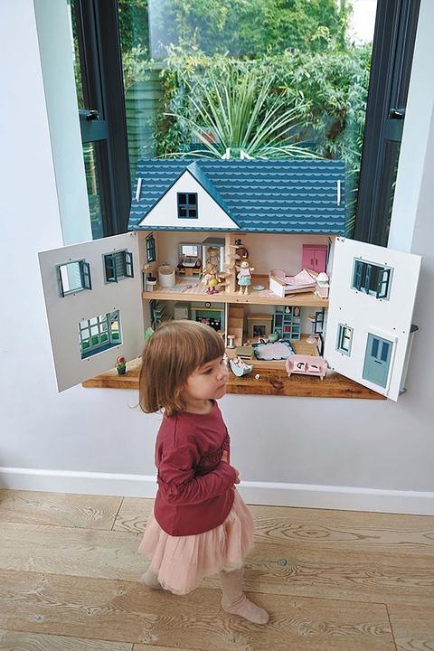 Actual product image Tender Leaf Toys Dovetail House
