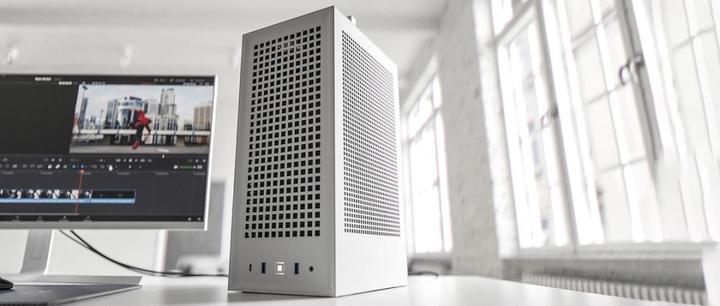 Actual product image Hyte Revolt 3 (ITX)
