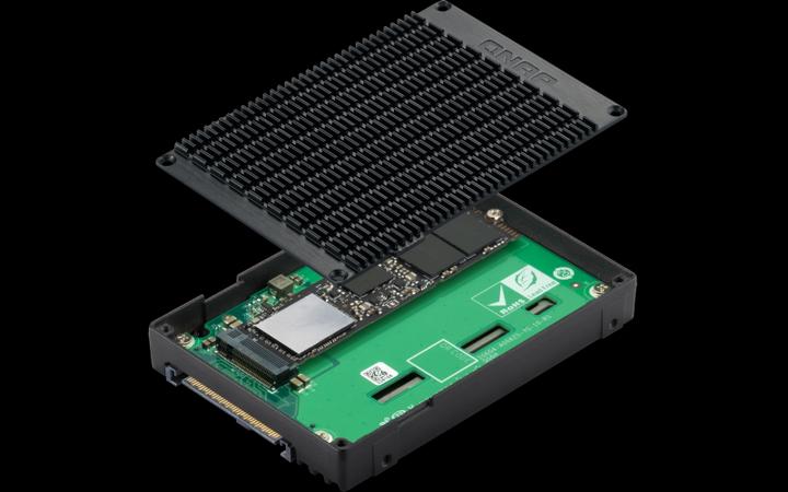 Produktbild QNAP U.2 NVMe to M.2 NVMe SSD PCIe Gen4 adapter