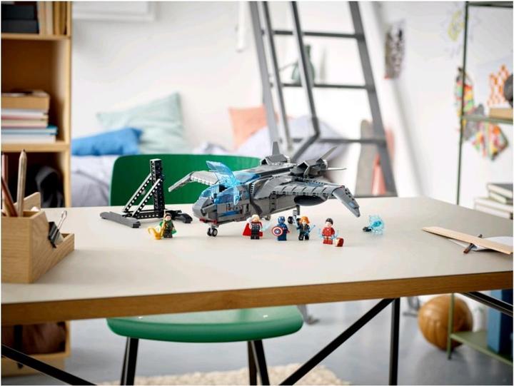 Actual product image LEGO The Avengers' Quinjet (76248, LEGO Marvel)