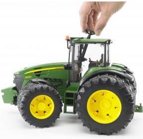 Produktbild Bruder John Deere 7930 mit Zwillingsbereifung