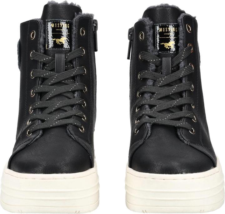 Actual product image Mustang Sneaker (40)