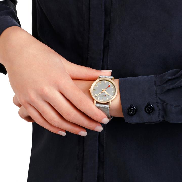 Immagine prodotto Mondaine Classico - ispirato alla natura - Ip Gold (Orologio da polso analogico, 36 mm)