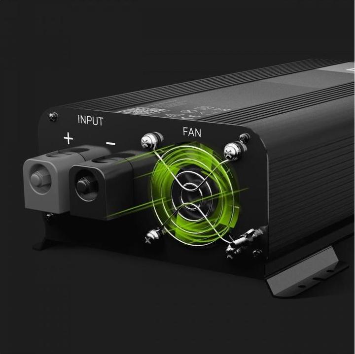 Produktbild GreenCell Car Power Inverter Converter 12V to 230V Pure sine 1000W/2000W with