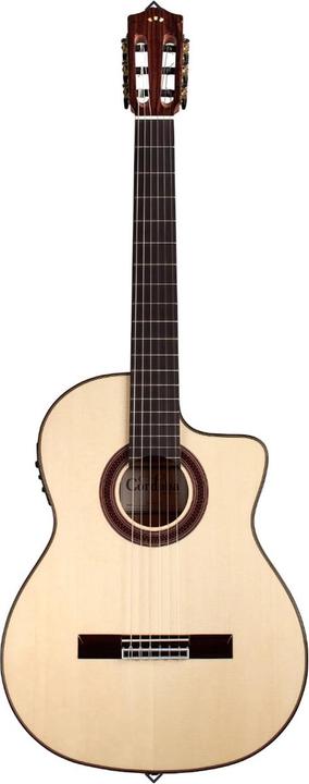 Cordoba GK Studio (Konzertgitarre, Fichte, weicher Cutaway und Fishman Presys Blend Preamer, Cypres Heck und Seiten)