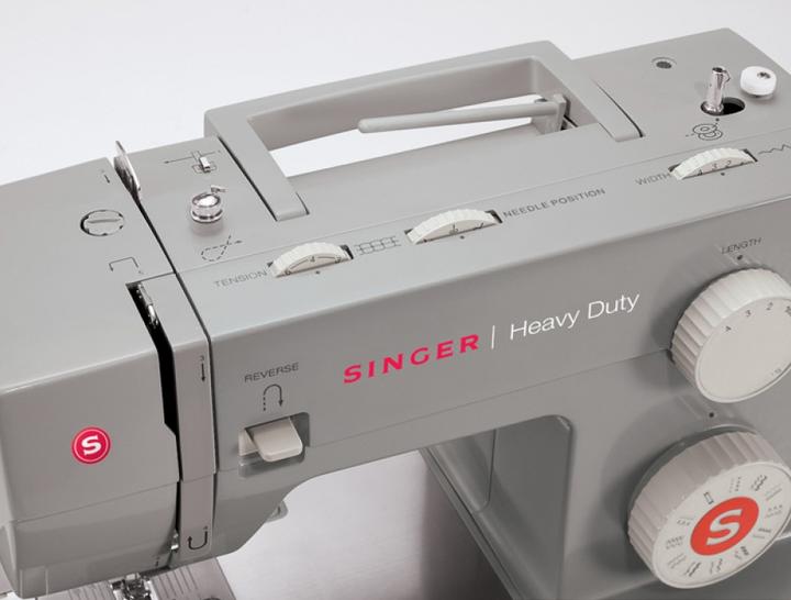 Actual product image Singer Heavy Duty 4423