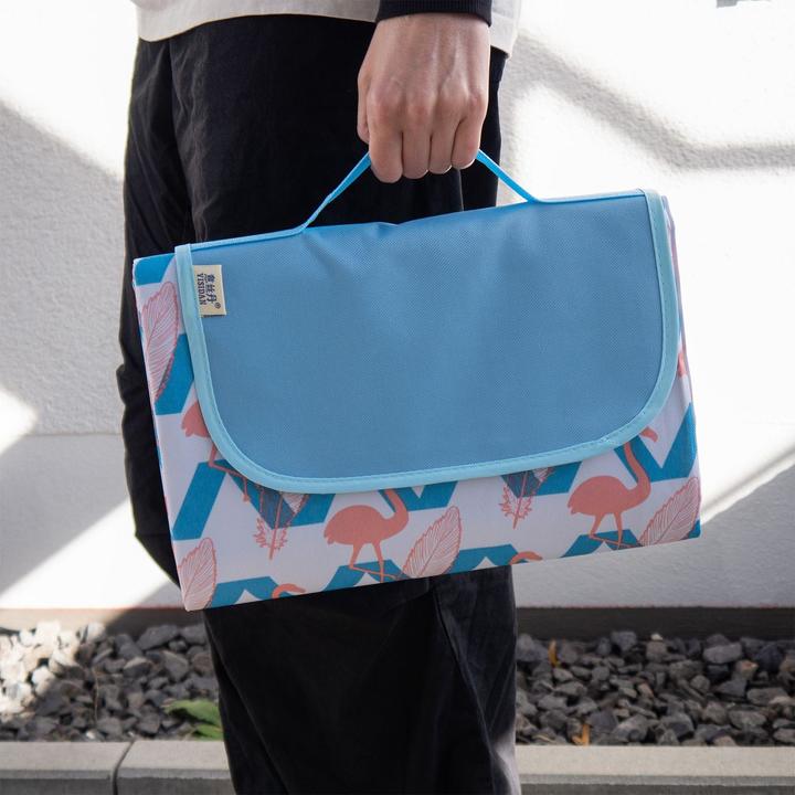 Actual product image Intirilife Foldable picnic blanket Waterproof