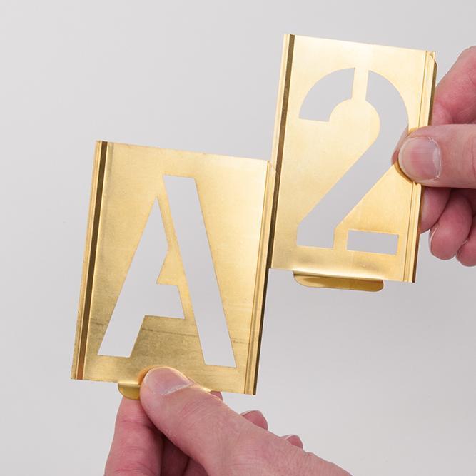 Immagine prodotto Kukko Set di stencil per marcatura 327 numeri 0-9 lettere h.70mm foglio speciale