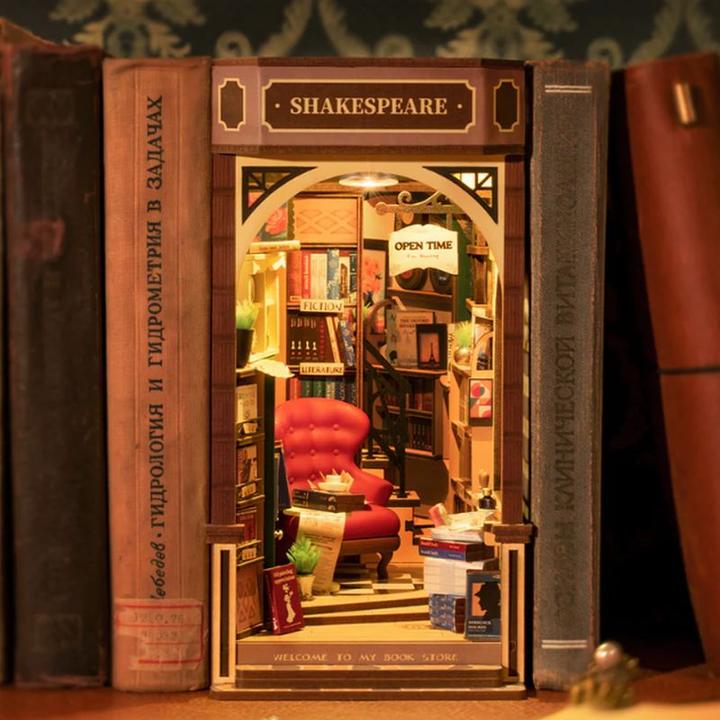 Actual product image Robotime Model kit 'Bookstore'