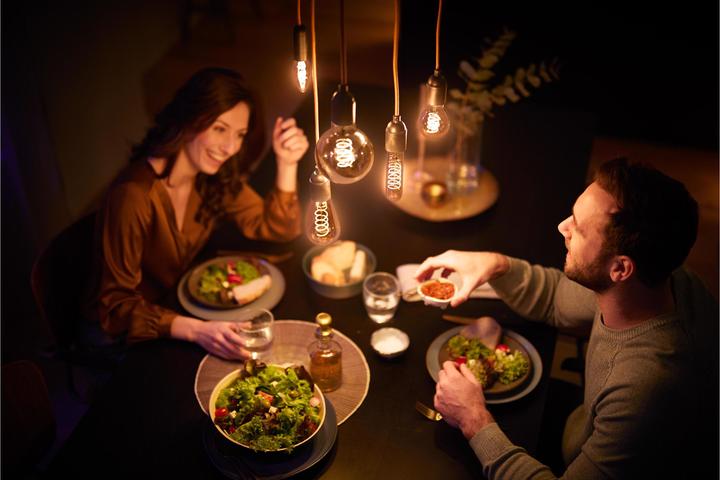 Produktbild Philips Kerzenlampe (E14, 3.50 W, 136 lm, 1 x, A)