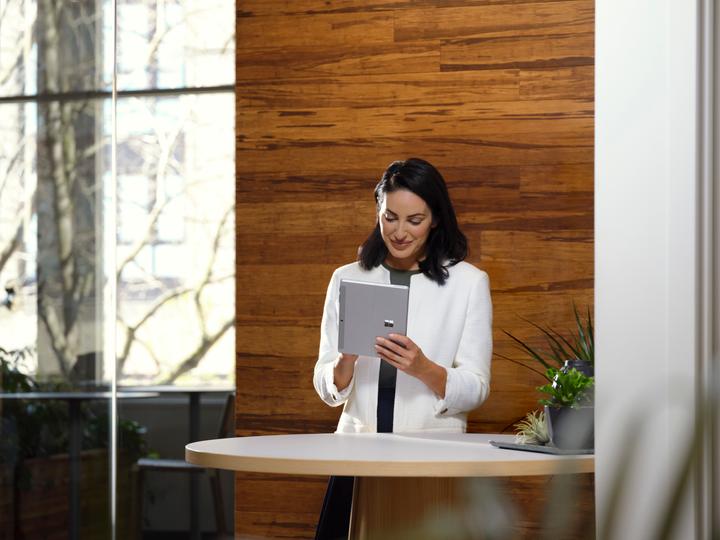 Produktbild Microsoft Surface Go 3 (10.50", Intel Pentium Gold 6500Y, 8 GB, 128 GB)
