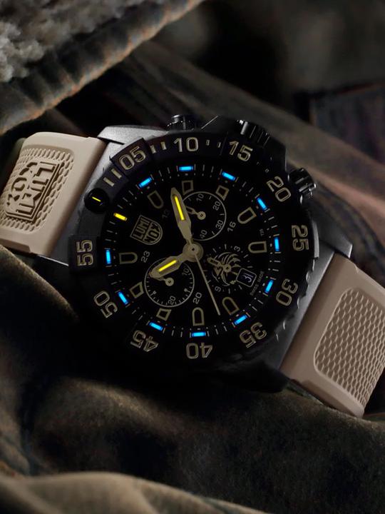 Produktbild Luminox XS.3590.NSF.SET Herrenuhr Navy Seal Foundation Chronograph Set 45mm 20ATM (Chronograph, 45 mm)