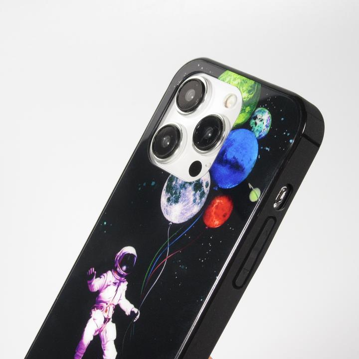 Actual product image PhoneLook Cover Silicone Glossy integrated LED light with USB-C connection Floating Astronaut (Apple iPhone 15 Pro Max)