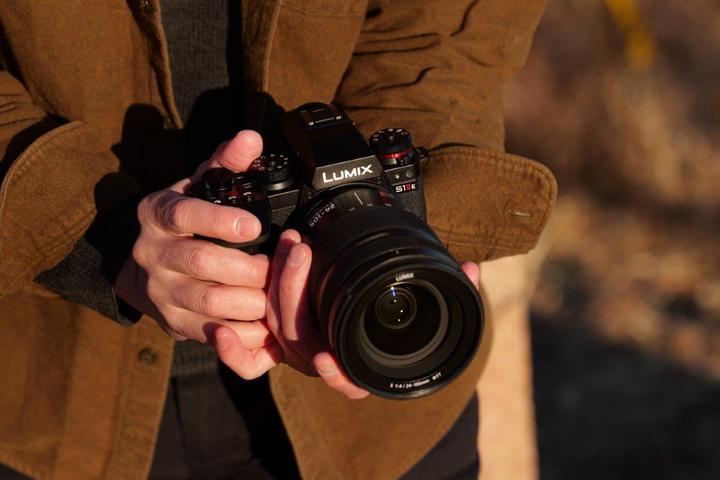 Produktbild Panasonic Lumix S1M2ESME (24 Mpx)