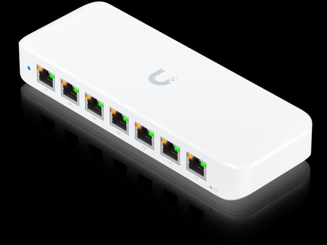 Ubiquiti Ultra 210W (8 Ports)