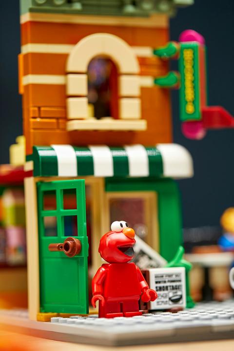Immagine prodotto LEGO 123 Sesame Street (21324, LEGO Ideas, Set LEGO rari)