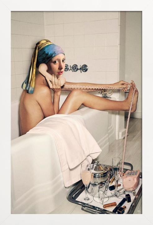 Produktbild Juniqe Girl with Pearl Earring Bath time (60 x 90 cm)