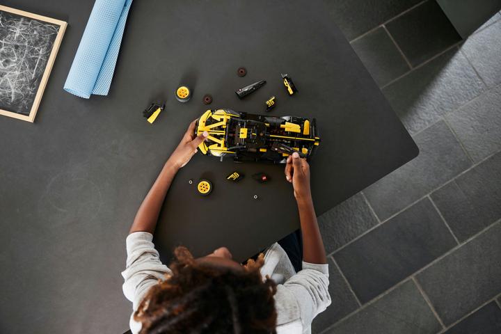 Actual product image LEGO Bugatti Bolide (42151, LEGO Technic)