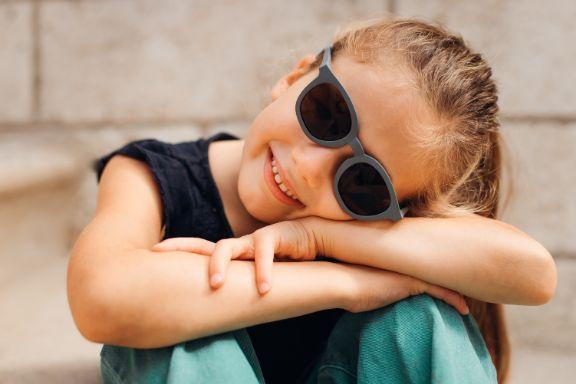 Produktbild Beaba Sonnenbrille 4-6 J SUNNY Mineralgrau